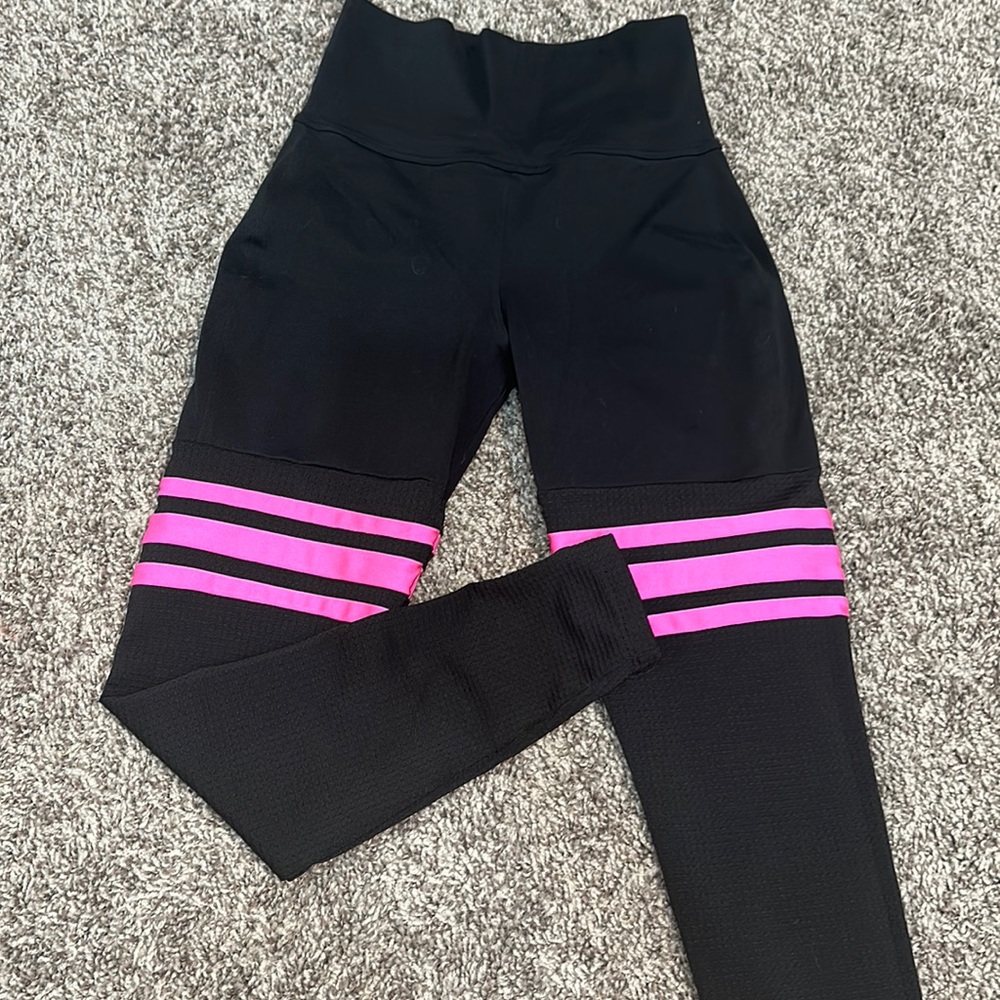 Bombshell sportswear leggings neon pink